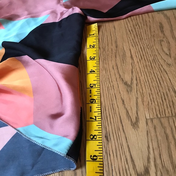 Funky disco vibe tie front crop top. EUC - Picture 9 of 9